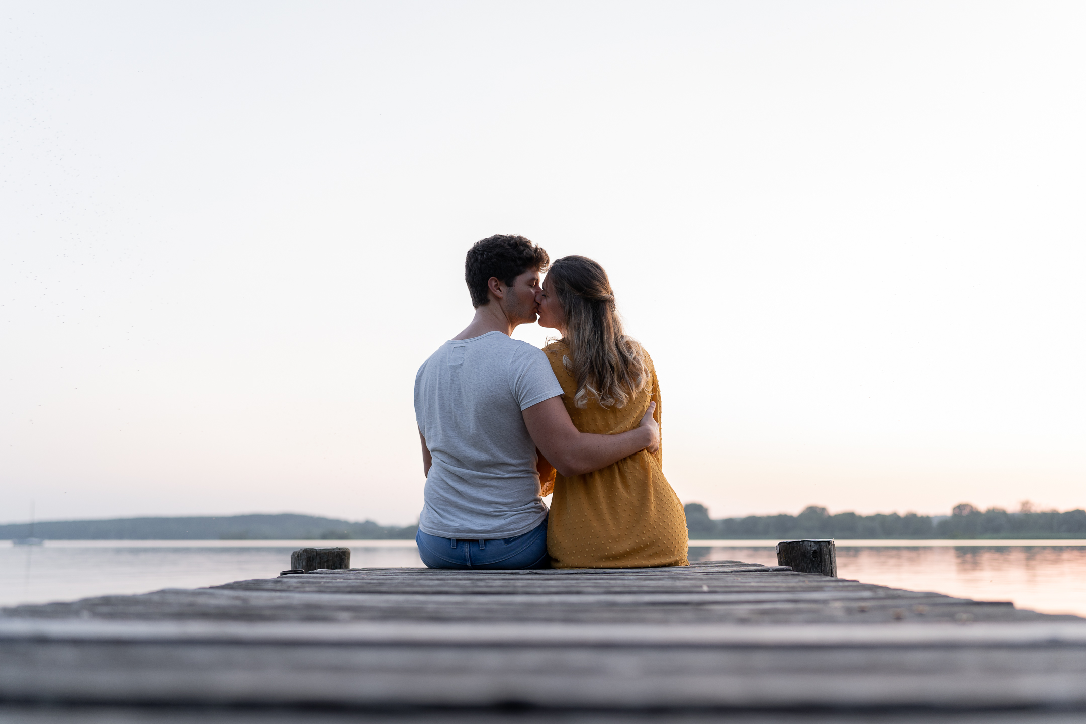 Paarbilder von einem Fotoshooting am Ammersee zum Sonnenuntergang im Sommer